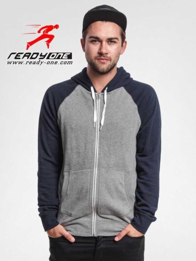 Oversized heavyweight streetwear hoodie in black cotton with kangaroo pocket and ribbed cuffs