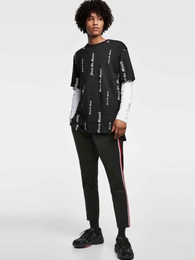 Men's crew neck t-shirt with all-over print. Soft, textured knit. Notice the reinforced double-stitched hem. Casual top. - Vi