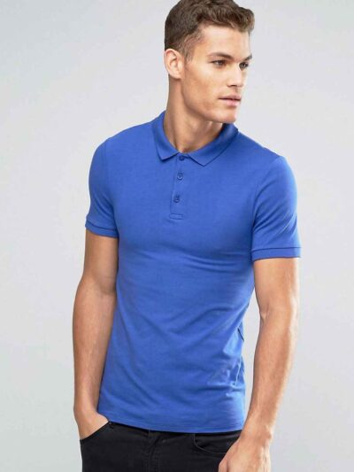 Close-up of a polo shirt, wrinkle-resistant fabric, fine stitching, subtle texture, workwear style in a light blue hue. Comfo