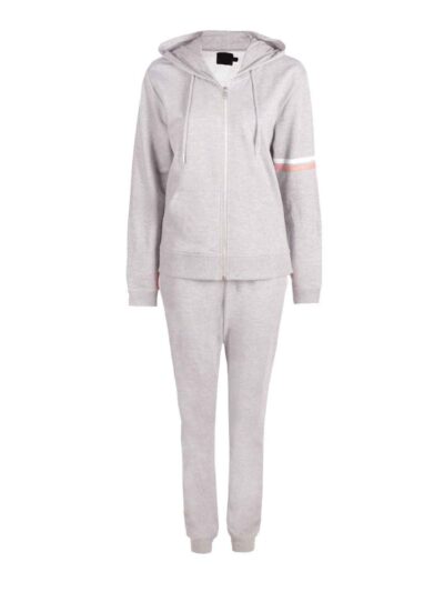 Heather gray gym tracksuit. Close-up shows textured, breathable fabric and reinforced stitching. Athletic cut for optimal mov