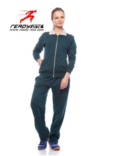Women's tracksuit: vibrant two-tone design. Soft, slightly shiny fabric, precise stitching. Casual chic style with a relaxed