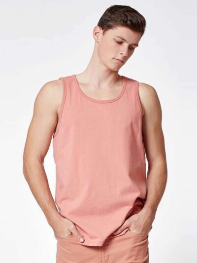 Fitness tank tops: heather gray and solid black. Breathable knit fabric, clean seams, athletic fit. Ideal for gym wear. - Vie