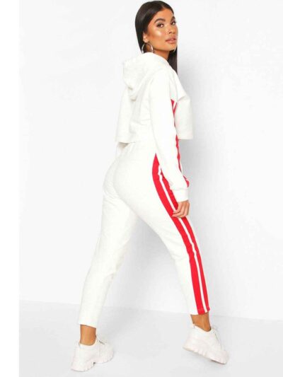 Petite crop hoody tracksuit with sporty side stripe. Soft-knit feel. Joggers with elastic waist. Heathered fabric effect. - V