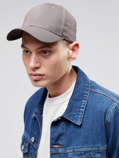 Silver reflective cycling cap. Lightweight, breathable fabric, reinforced stitching. Ensures high visibility during night rid
