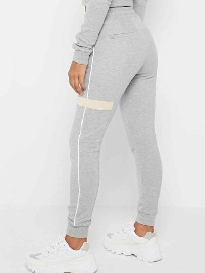 Greybiege tracksuit joggers. Soft fleece, fine stitching, relaxed fit. Perfect casual or teamwear. Subtle stripe detail. - Vi