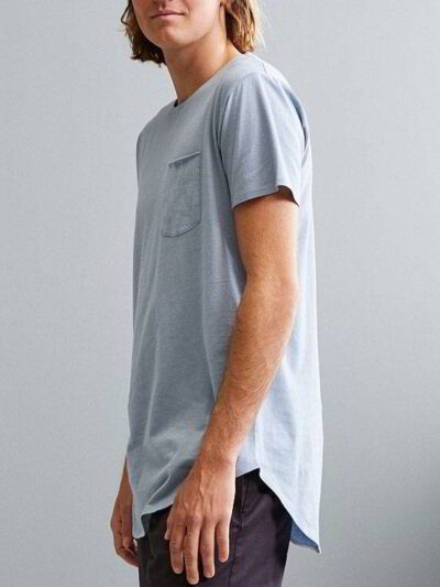 Bulk crew neck t-shirts; soft, breathable cotton with reinforced stitching. Classic cut, ideal for printing. Notice the smoot