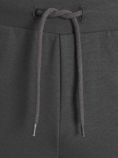 Men's cotton short set, embroidered logo detail. Casual two-piece outfit. Soft, textured fabric. Visible quality stitching. R