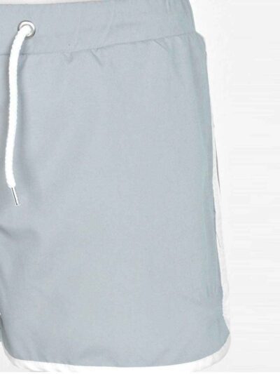 Heavy cotton casual shorts. Relaxed fit, visible stitching detail. Streetwear style in muted color. Durable construction. Ide