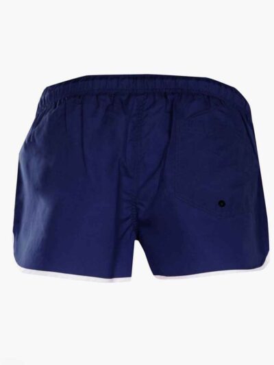 Streetwear shorts with graphic print, cotton-blend twill, reinforced stitching. Casual summer garment in vibrant colors. Dura